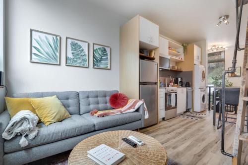 North Delridge House | Perch - Pigeon Point Hideout