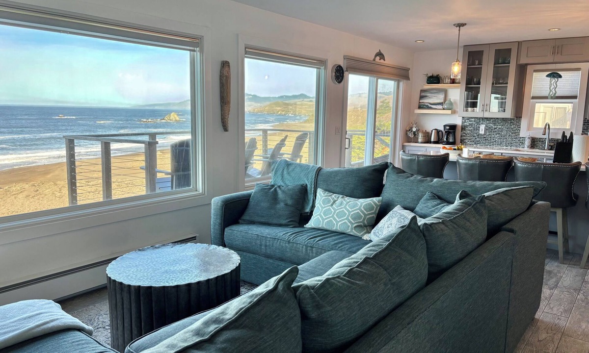 Bodega Bay House | Perched above the Pacific Coast