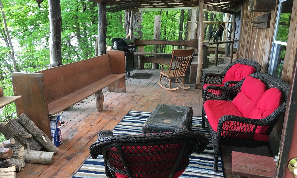 Trumansburg House | Perched over private beach on Cayuga Lake