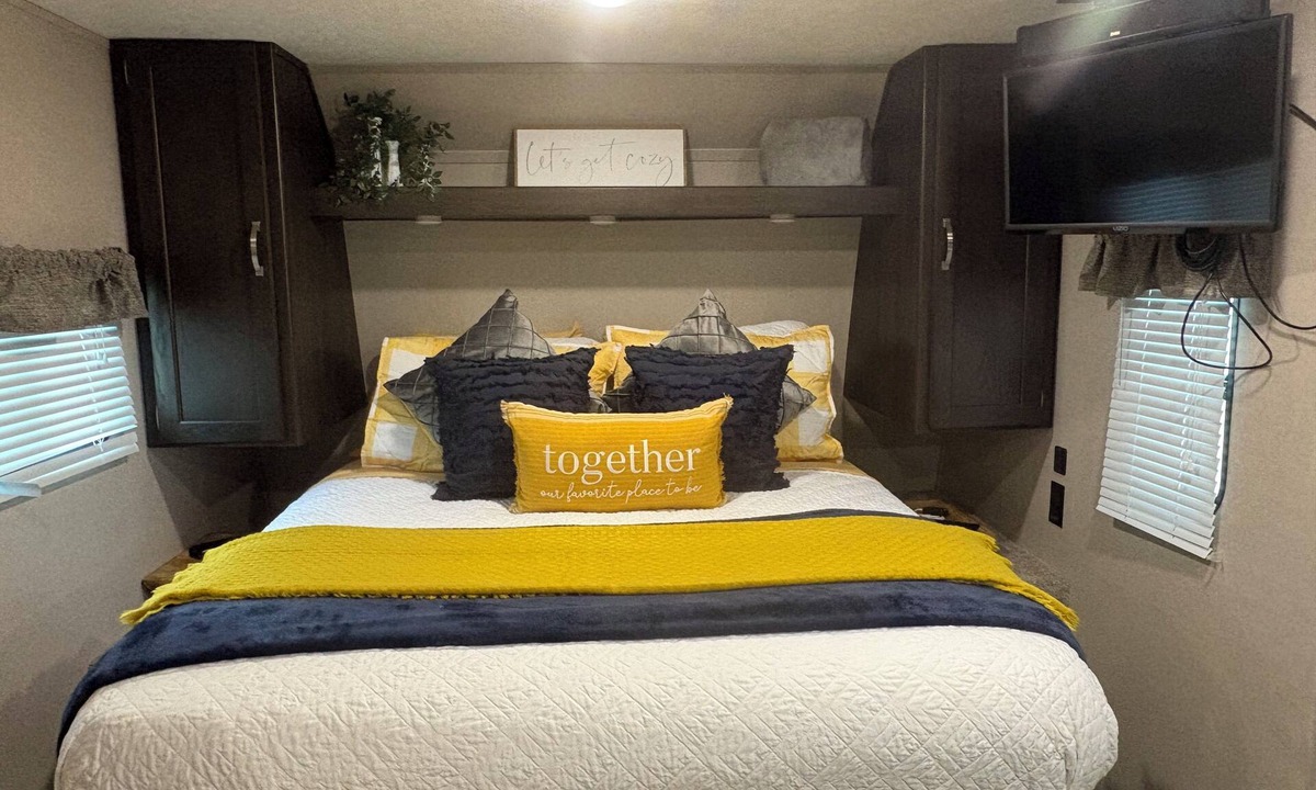 Surfside Beach House | Perfect 1-bedroom RV getaway located in Surfside Beach.