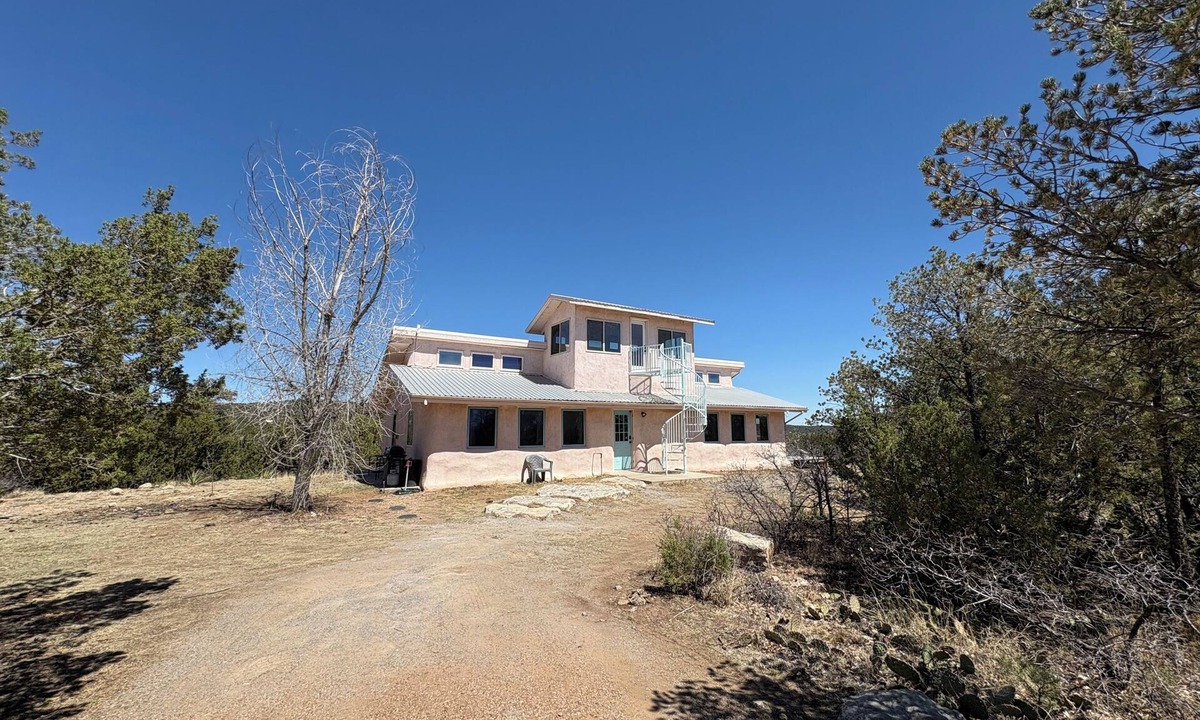 McIntosh Other | Perfect 3-bedroom farmhouse in adorable Estancia