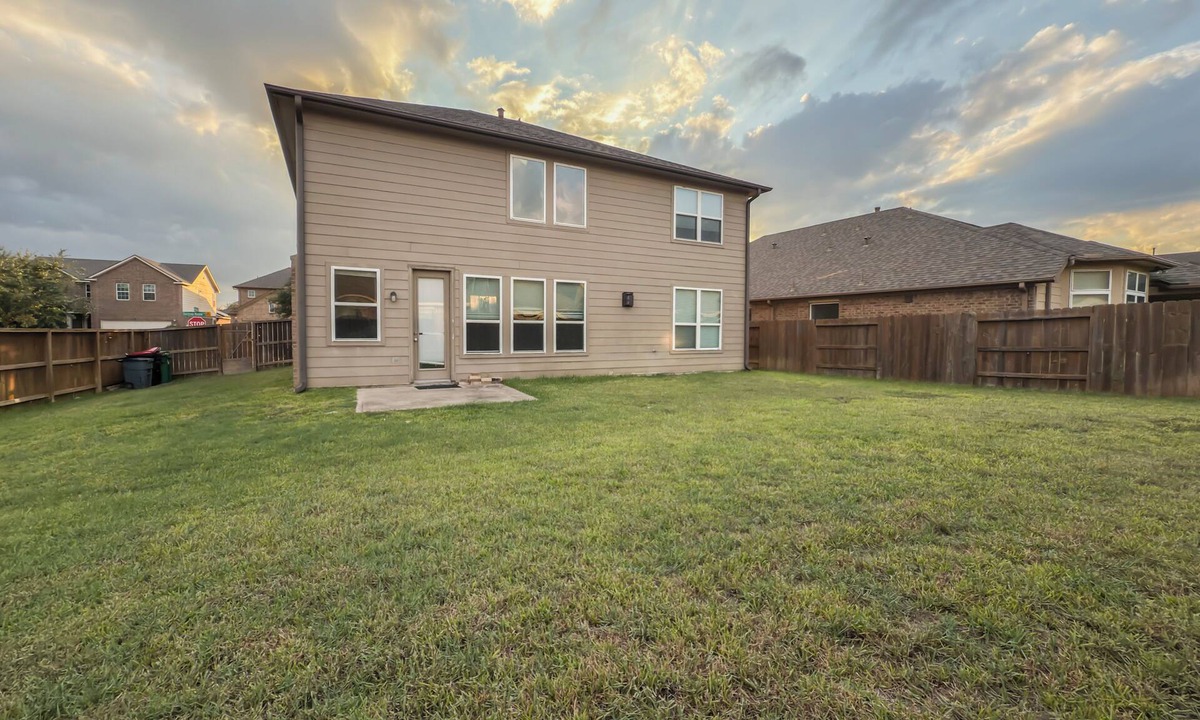 Katy House | Perfect 5-bedroom house in tranquil Katy for Day Parties
