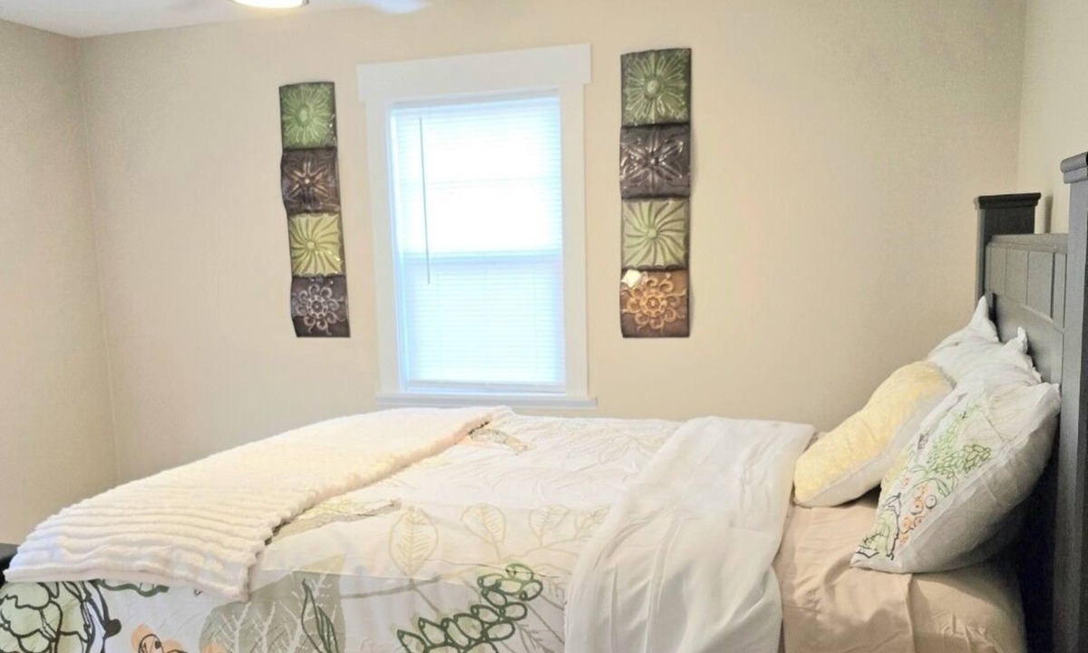 Casper House | Perfect 5-bedroom house in quaint Casper for your next getaway.