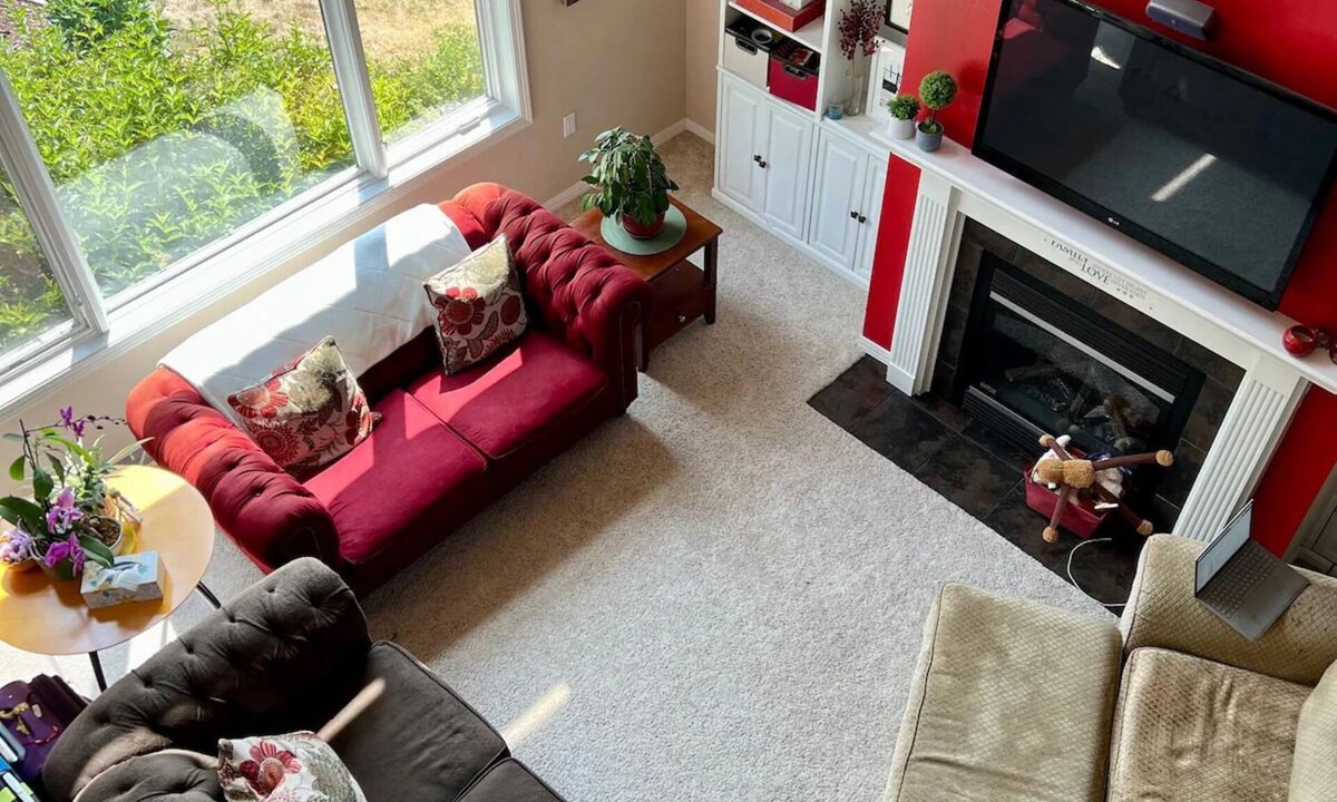 Butte Des Morts House | Perfect AirVenture Home Base 3BR/3BA Sleeps 6+ Spacious & Comfortable