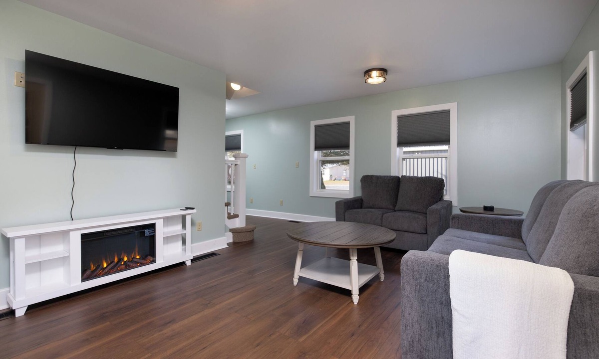 Warrensburg Cottage | Perfect Autumn Getaway!