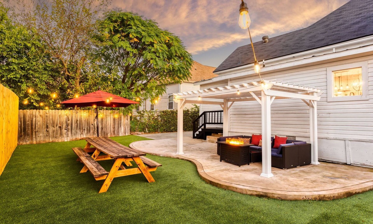 Eastside Promise Neighborhood House | Perfect Backyard ~1 Mile to Riverwalk & DT~ Arcade