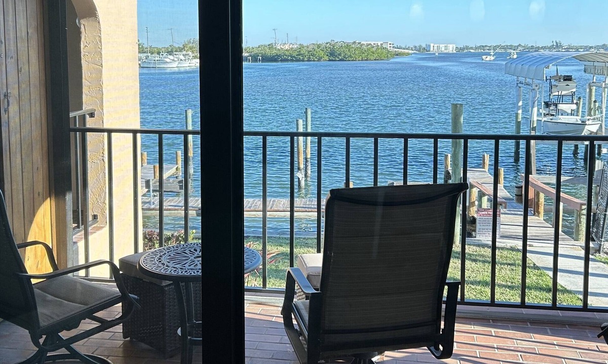 Englewood Condo | Perfect Bayside Condo