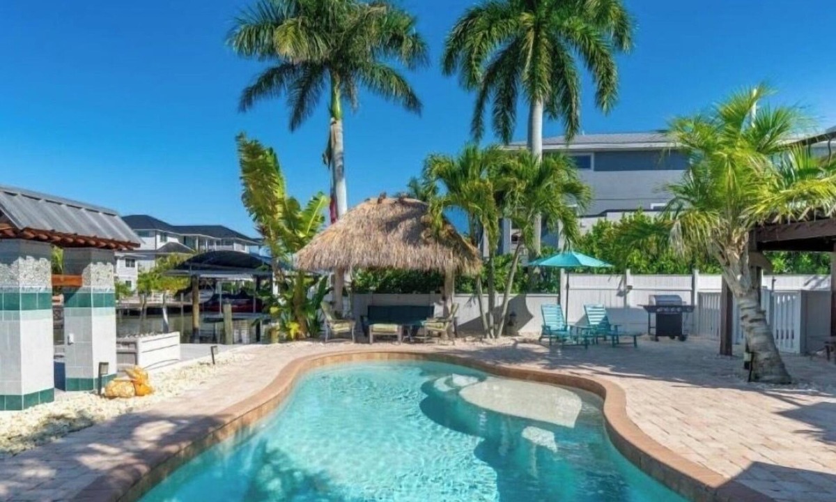 Fort Myers Beach House | Perfect Beach getaway!