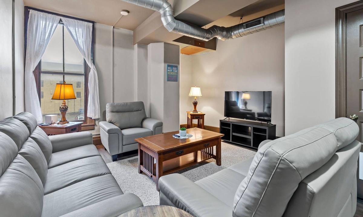 Downtown Syracuse Apartment | Perfect Blend of Convenience & Comfort in the heart of Syracuse NY