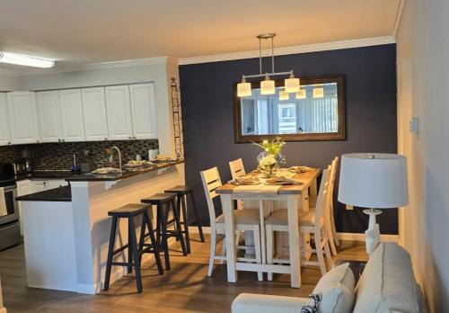 Heron Harbour Isle Apartment | Perfect, Cozy, Modern Beach Condo