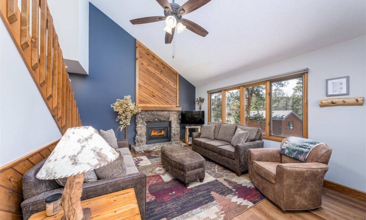 Aspen Brook Cabin | Perfect Family Cabin, Walking Distance to RMNP and the River in Aspen Brook + AC