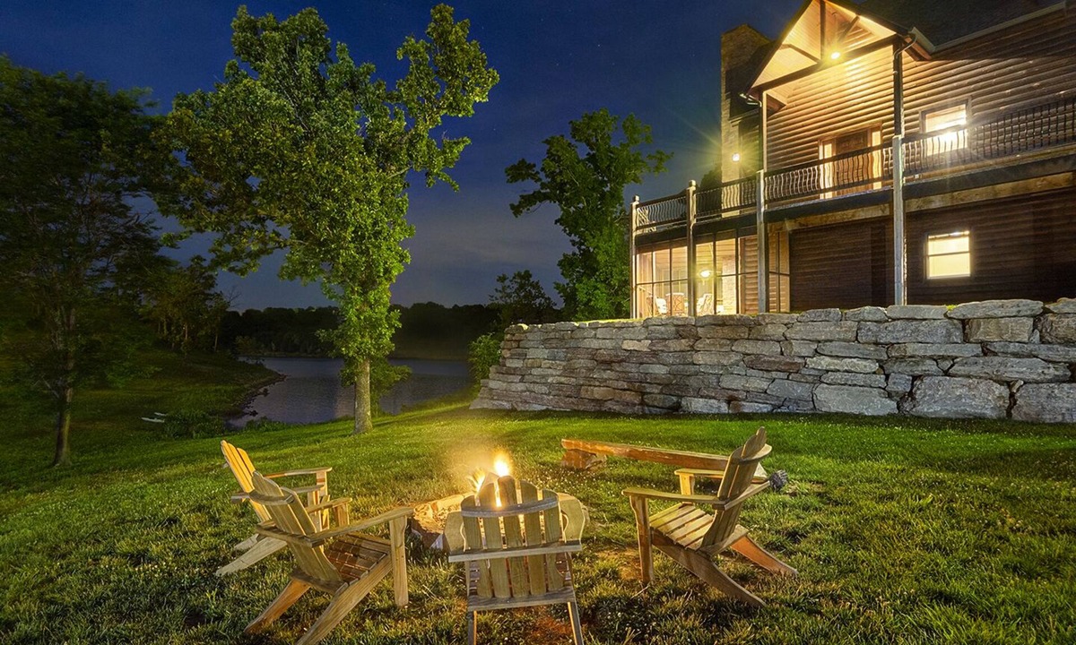 Lampe Cabin | Perfect Family Lakefront Getaway Near Dogwood Canyon Boat Dock Pools Free Amenities