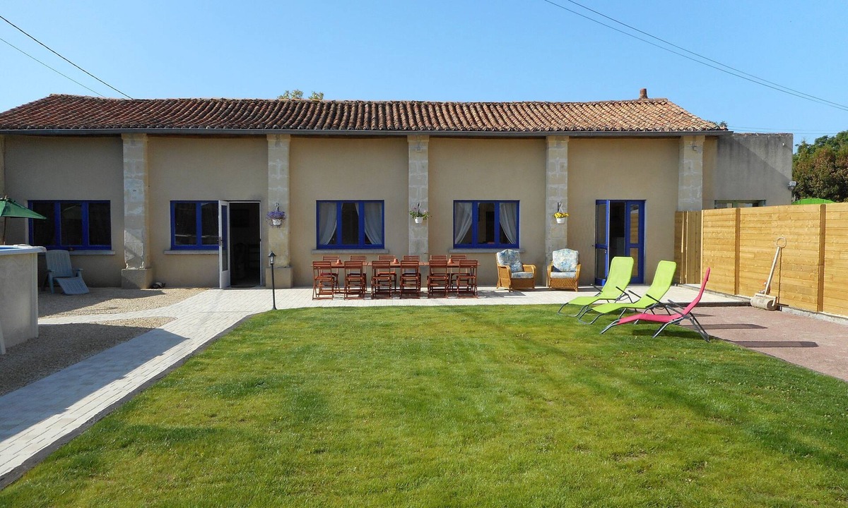 Argenton l'Eglise House | Perfect for a large gathering with family and friends - up to 14 people