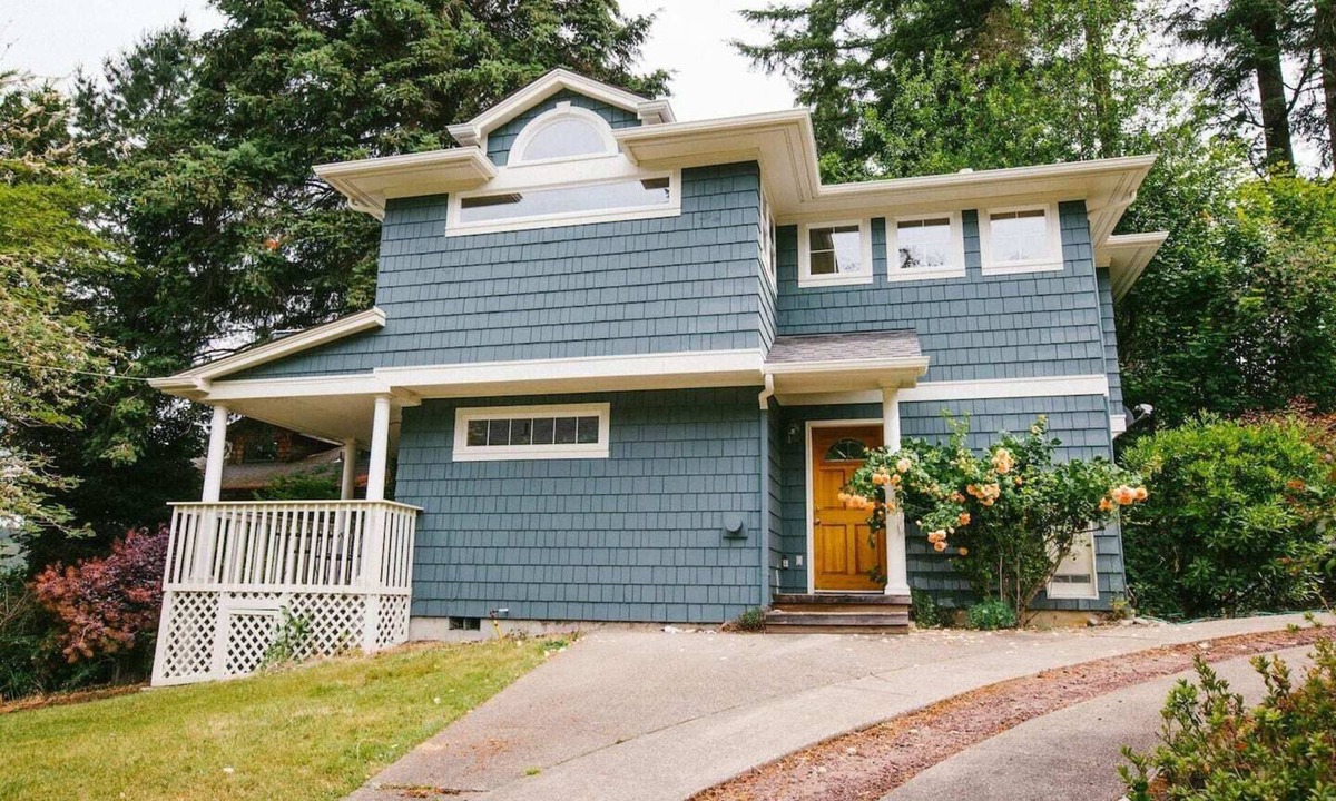Home Cottage | Perfect for an anniversary trip!