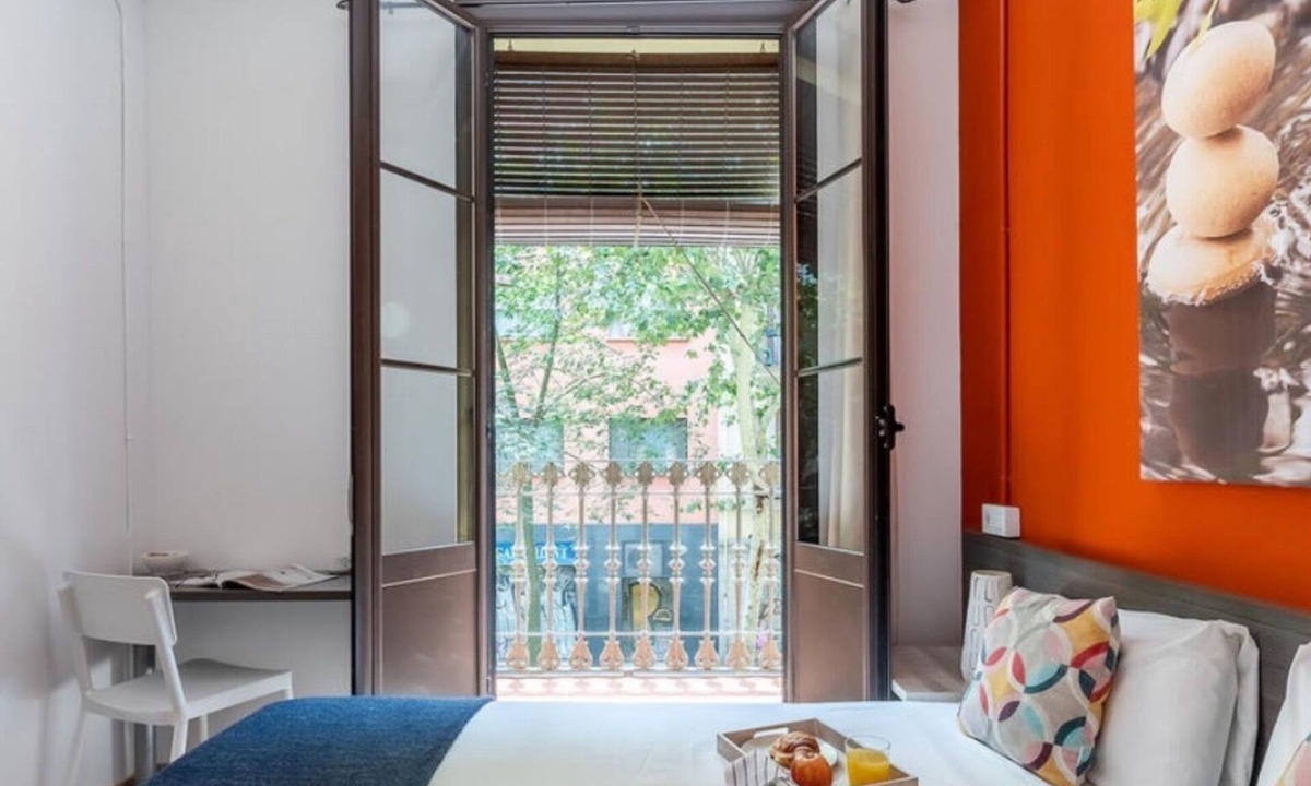 El Poble-sec Apartment | Perfect for big families, business travels and groups of friends!