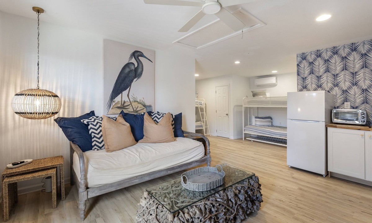 Kiska Beach House | Perfect for Couples! 2 Blocks From Beach. Pet Friendly