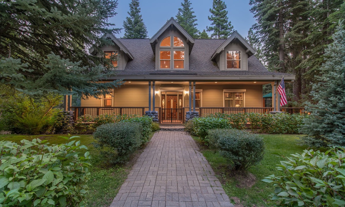 Tahoe Woods House | Perfect for couples'/group getaway. This large luxury fun house won't disappoint