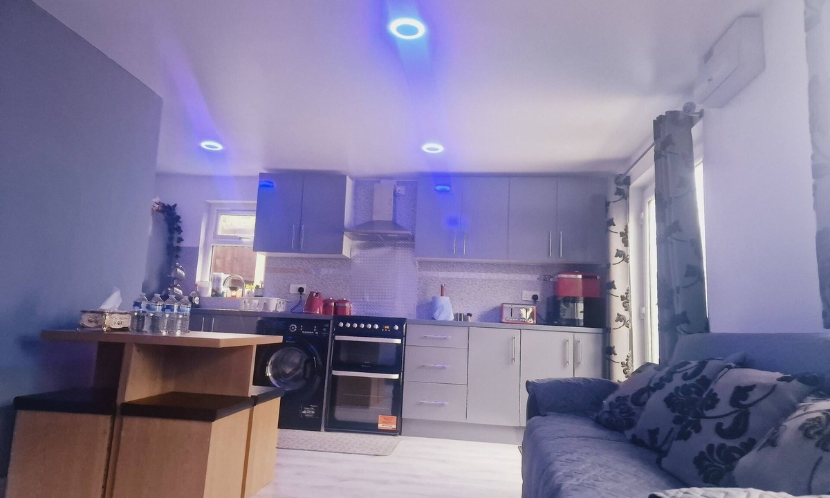 Seisdon Apartment | Perfect for Exploring Birmingham