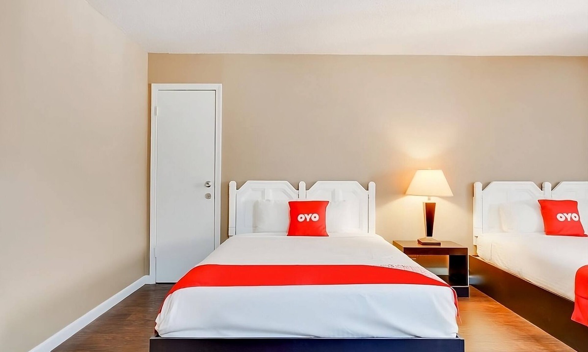 Elk City House | Perfect For Groups! 4 Spacious Units, Close to Ackley Park and Storm House
