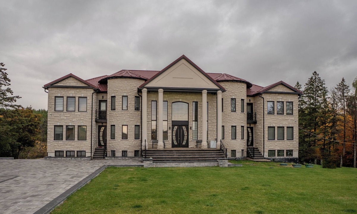 Caledon House | Perfect Group Getaway Large House with Style