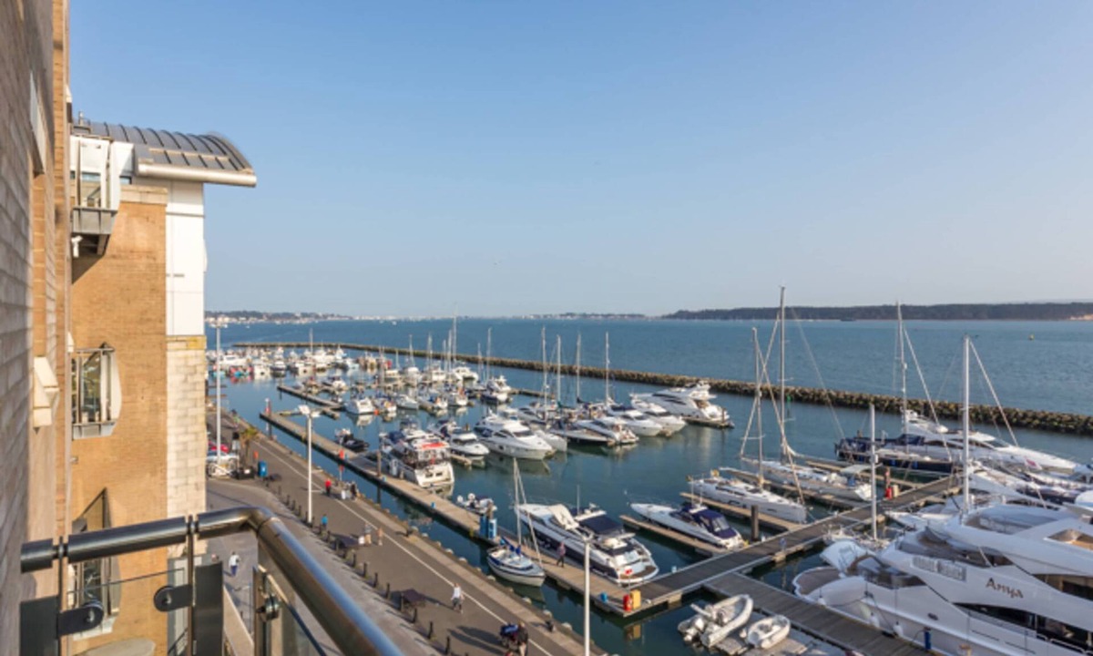 Poole Apartment | Perfect Harbour Views - Incredible Views