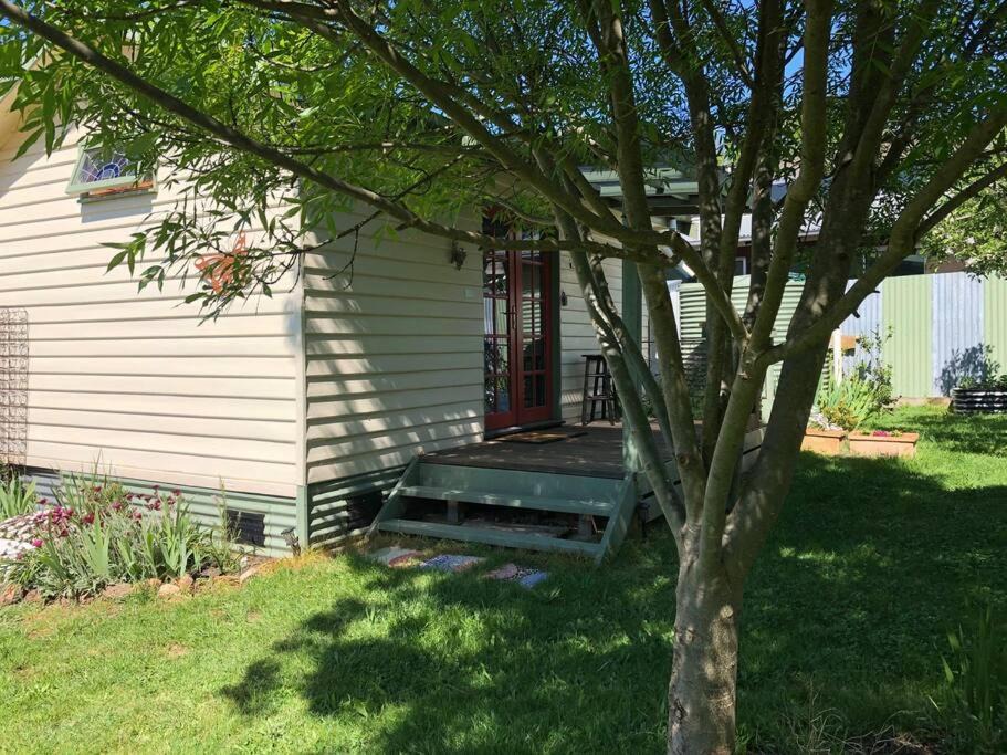 Hepburn Apartment | Perfect Hideaway for two ... Hepburn Spa Country