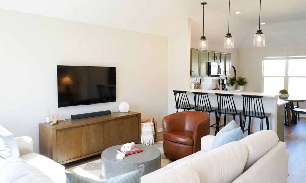 College Station House | Perfect Home, Center of Aggieland - 3BR 3 BA 5Beds