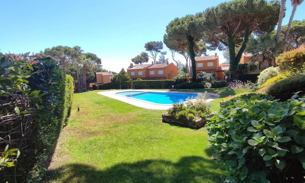 Palamos Ski Chalet | Perfect House in Palamós: Spacious and Bright by the Sea 🌿🏖️