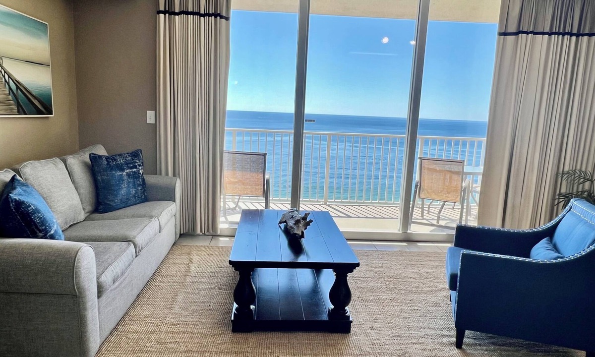 El Centro Beach Condo | Perfect Just For You! Excellent spot right on the beach.