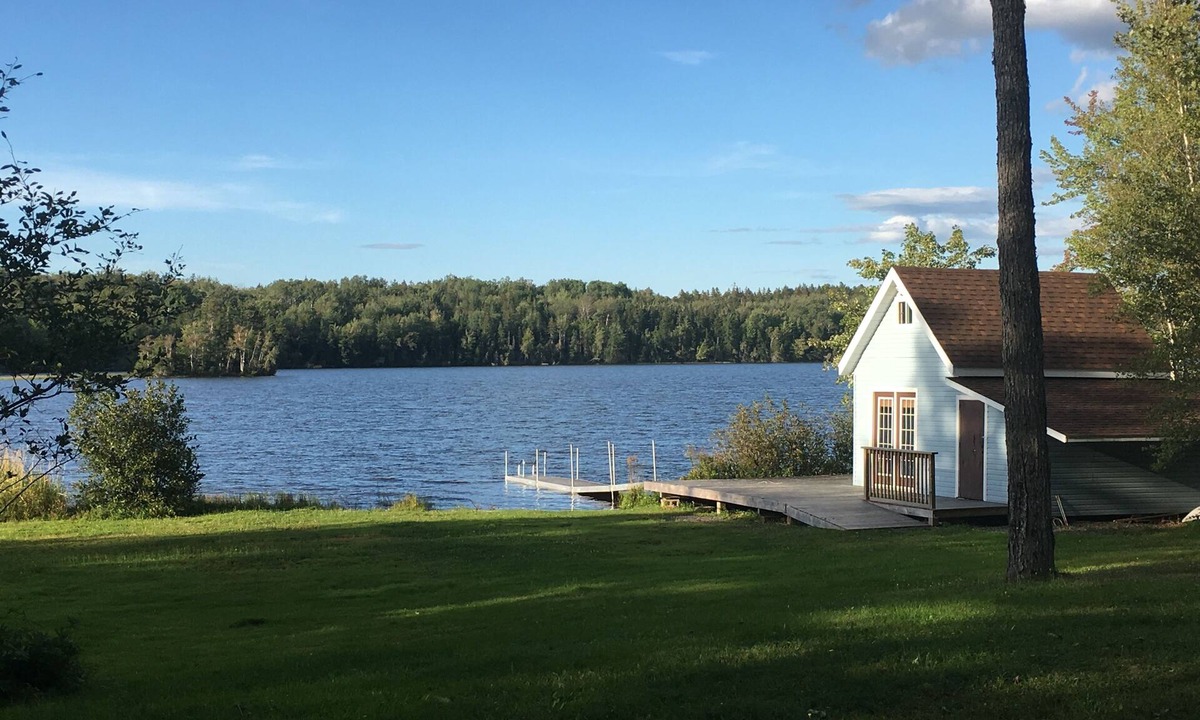 Amherst House | Perfect Lakefront Cottage