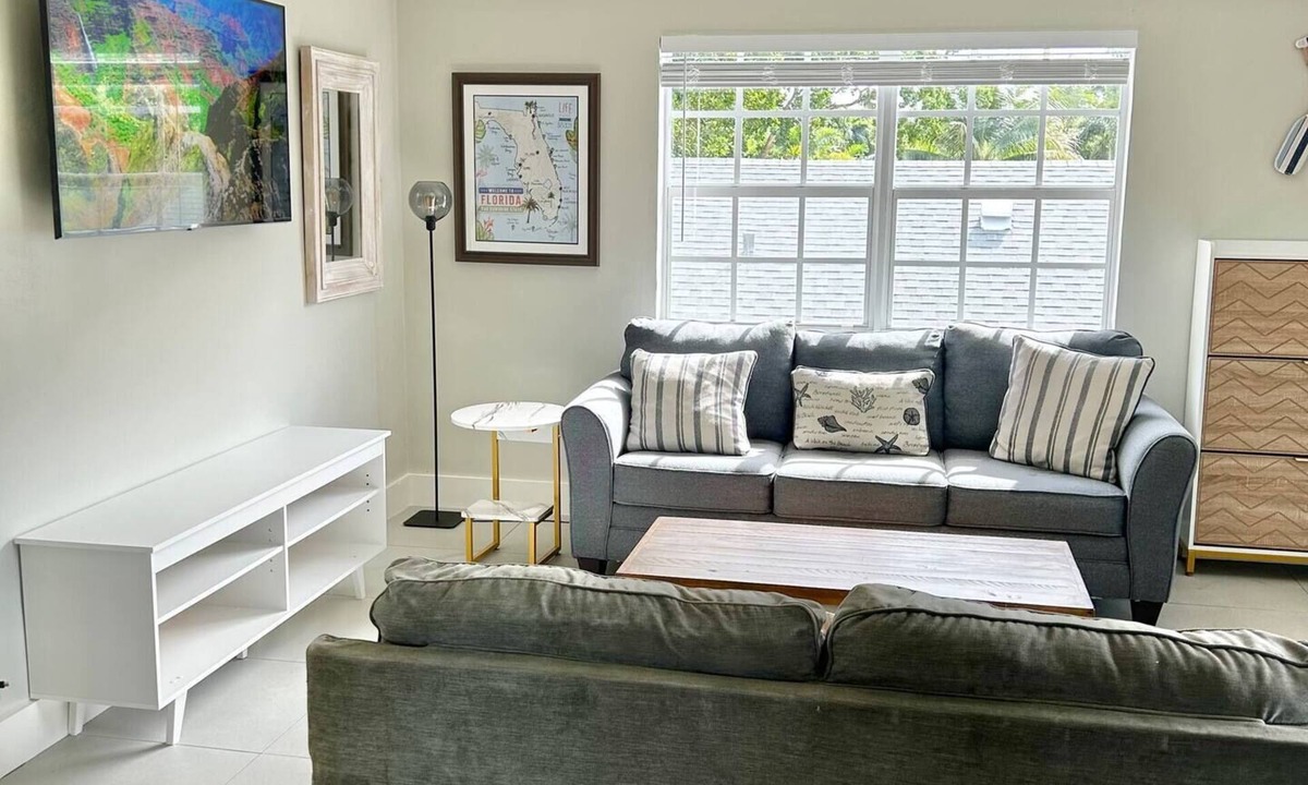 West Palm Beach Apartment | Perfect location, close to everything!