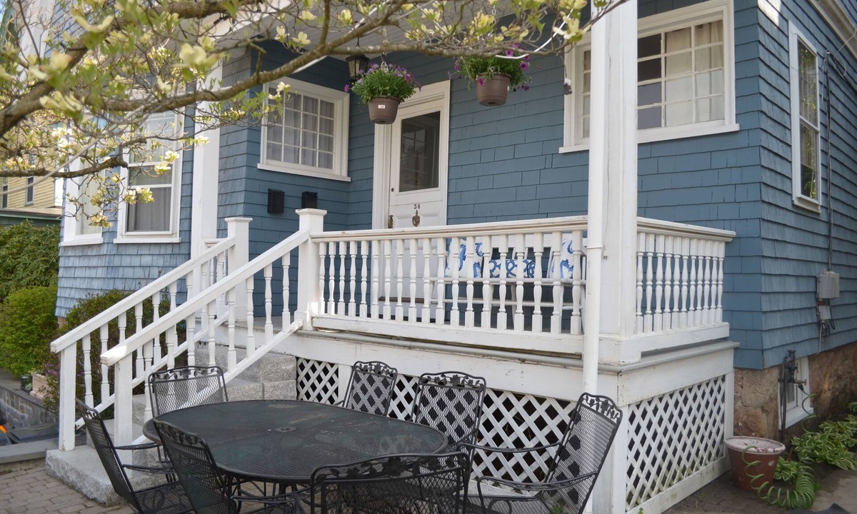 Off Broadway House | Perfect Location close to downtown