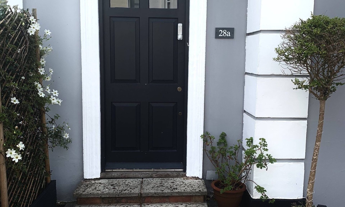 Exmouth House | Perfect Location for Town and Beach