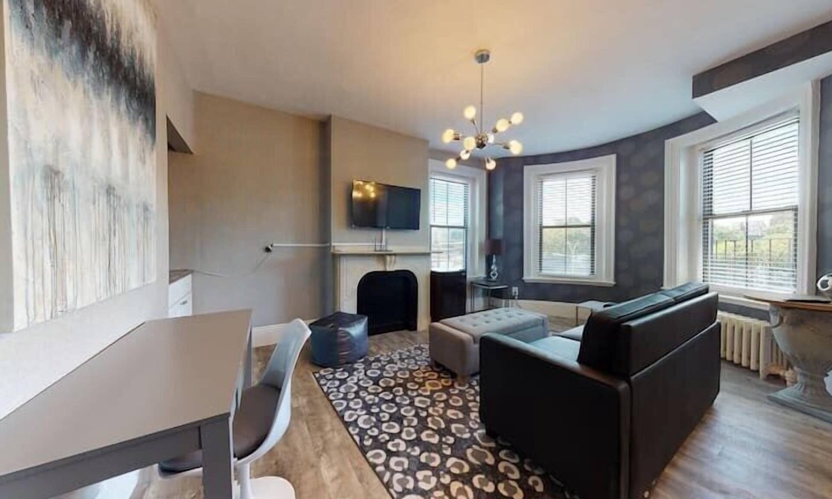 Bay Village Apartment | Perfect location Sleeps 3