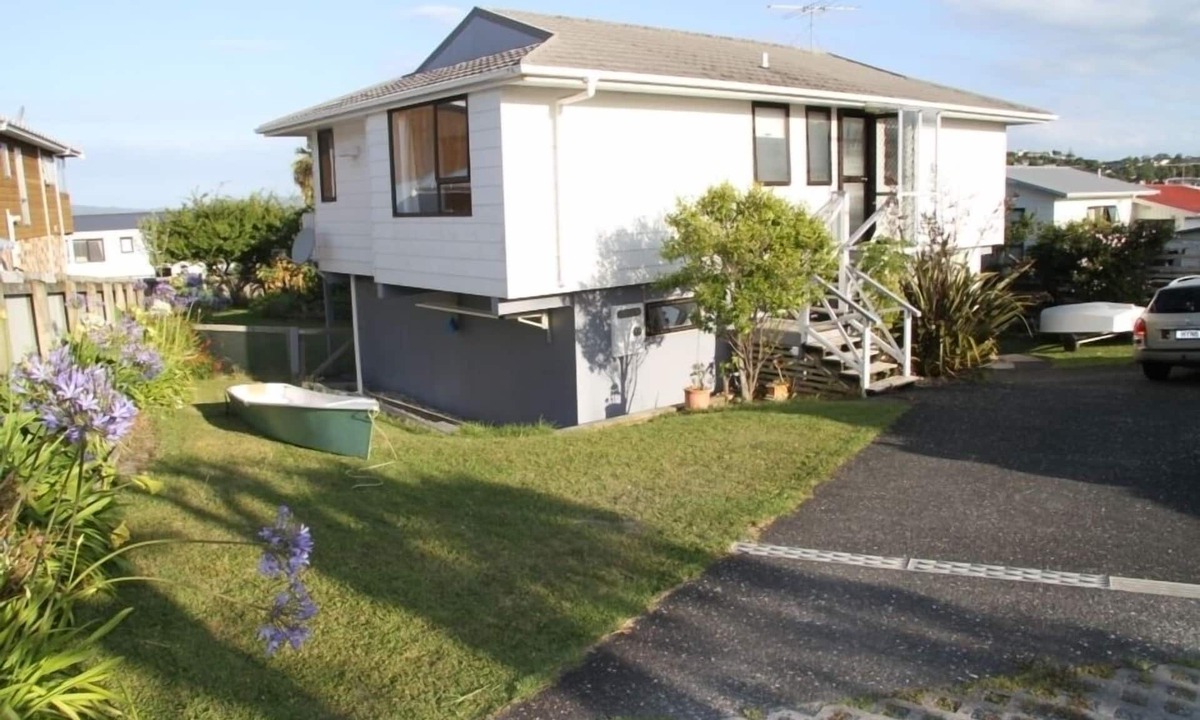 Snells Beach House | Perfect Mahurangi Coast launch pad!