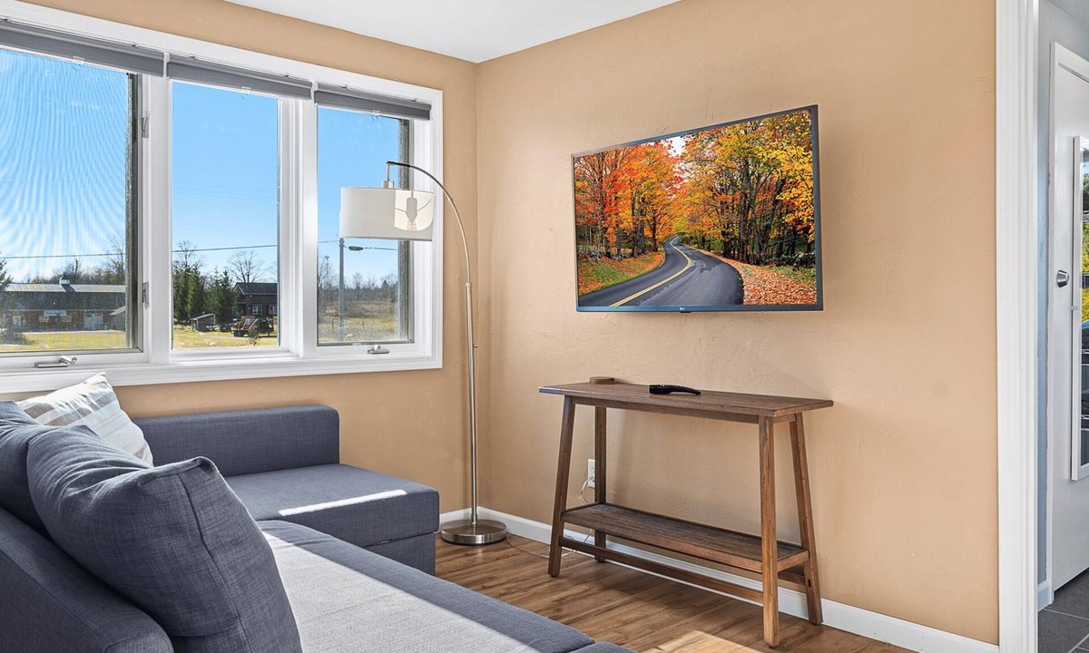 Sister Bay Apartment | Perfect Retreat for 2 | Studio Above Bakery, Dogs!