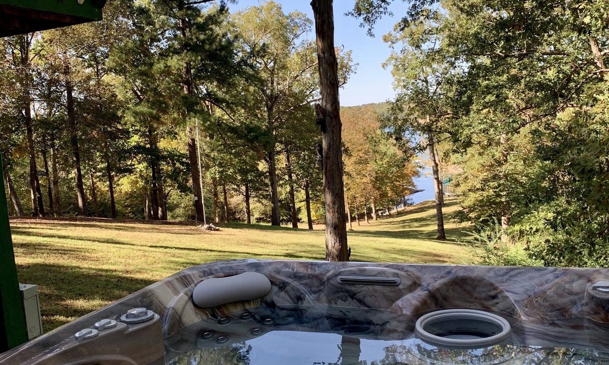 Gilbertsville House | Perfect romantic getaway for the Holidays!