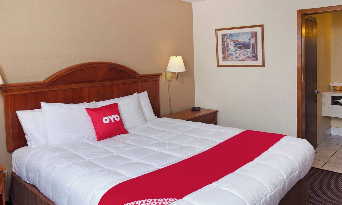 Guymon Hotel | Perfect Room for Romantic Getaways – Near Dining & Local Attractions