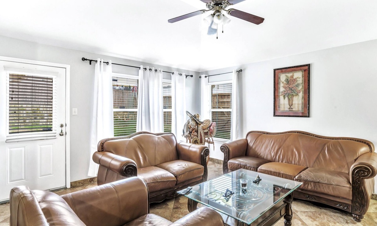 Dallas House | Perfect South Dallas Getaway Near Trinity River!
