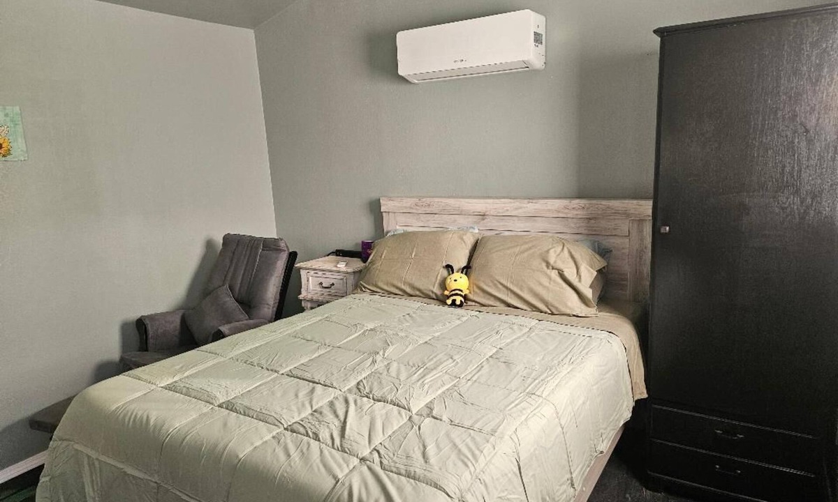Hobbs Cabin | Perfect space for travel for work