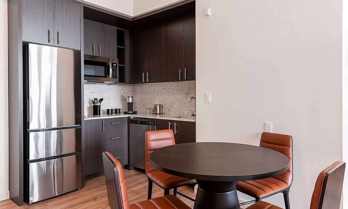 Central Area Hotel | Perfect Spot for Unwinding! 2 Spacious Units, Pets Allowed!