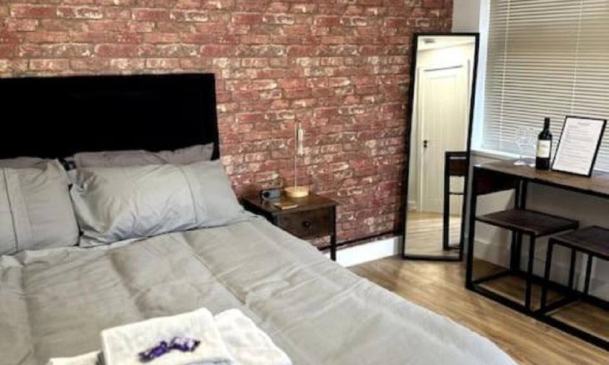 Botwell Apartment | Perfect Stay With Dallas Studio