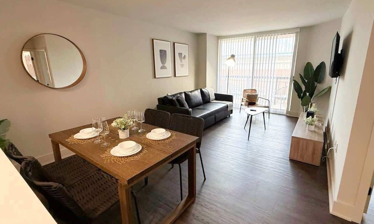 Pentagon City Apartment | Perfectly Located Apt | Steps to Metro & More