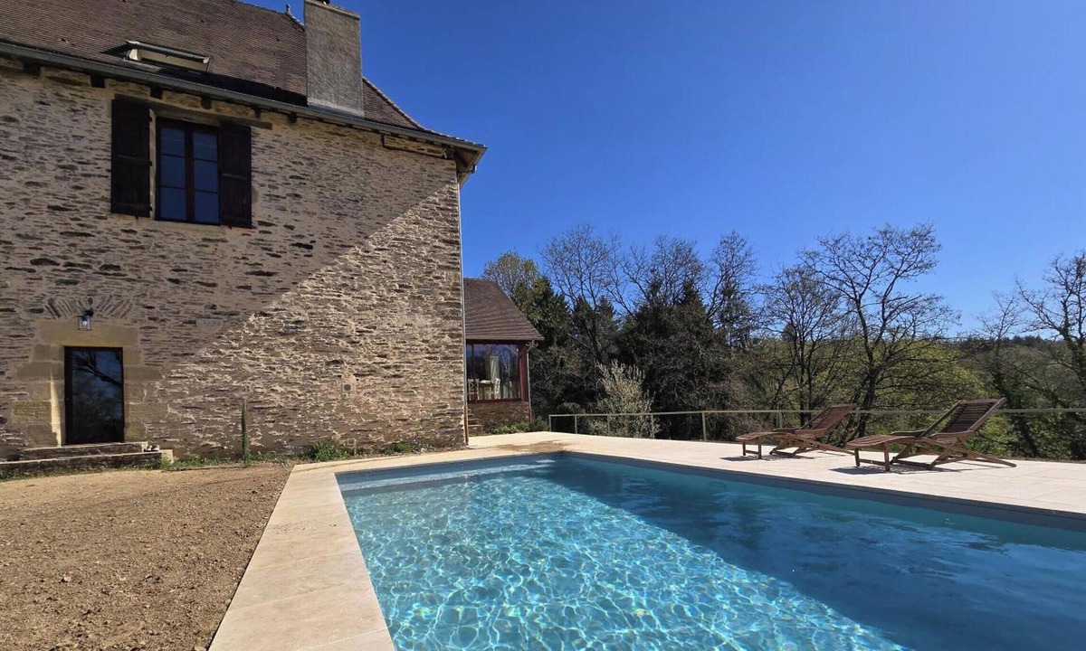 Jumilhac-le-Grand Cottage | Perigord house, pool, pets allowed