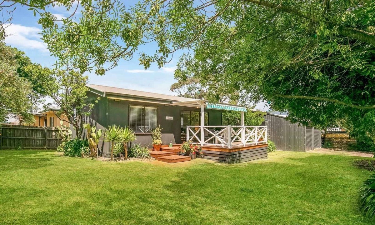 Cape Woolamai House | Periwinkle - 3 bedroom pet friendly cottage