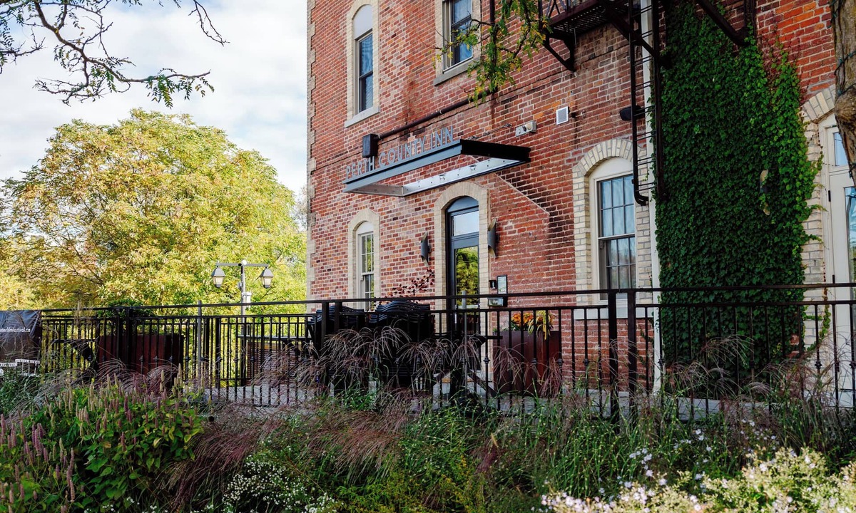Stratford Hotel | Perth County Inn
