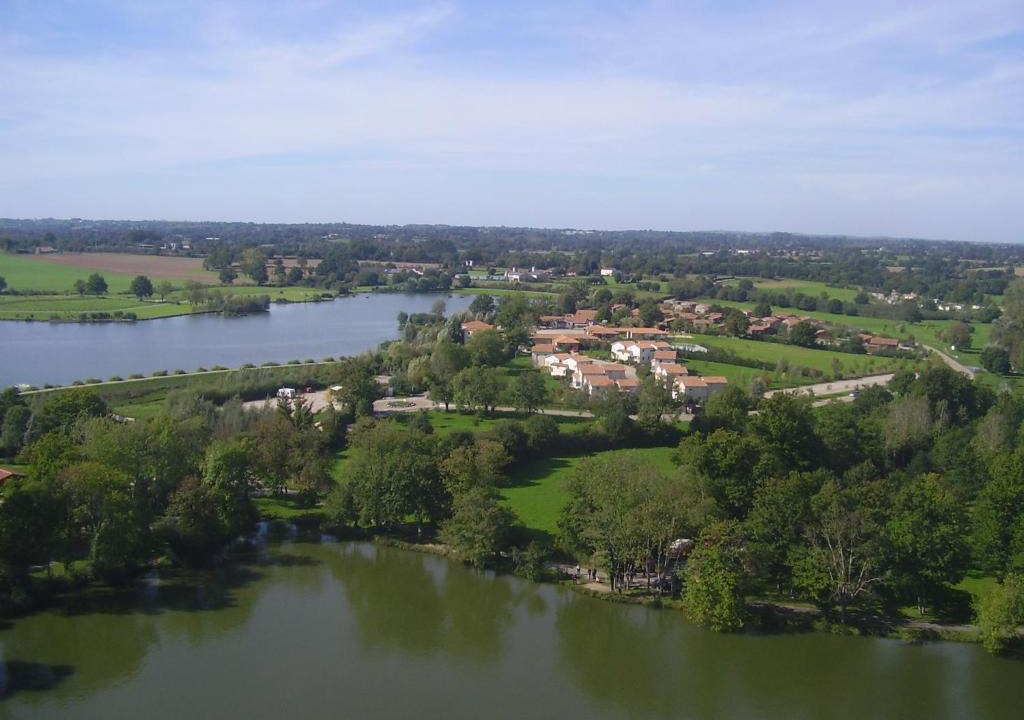 Moutiers-Sous-Chantemerle Resort | Pescalis Résidence Les Maisons du Lac