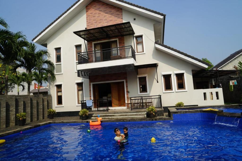 Depok Villa | Pesona Air - Villa and Private Pool