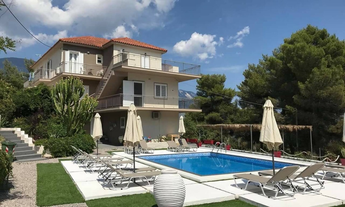 Pesada House | Pessada Bay Studios & Apartment's