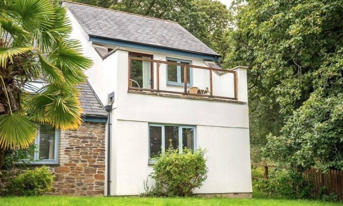 Carnon Downs Cottage | Pet free Villa Gallery